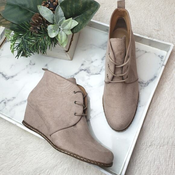 FRANCO SARTO Tan Annabelle Lace Up Wedge Ankle Boots Size 8.5 - Picture 1 of 11